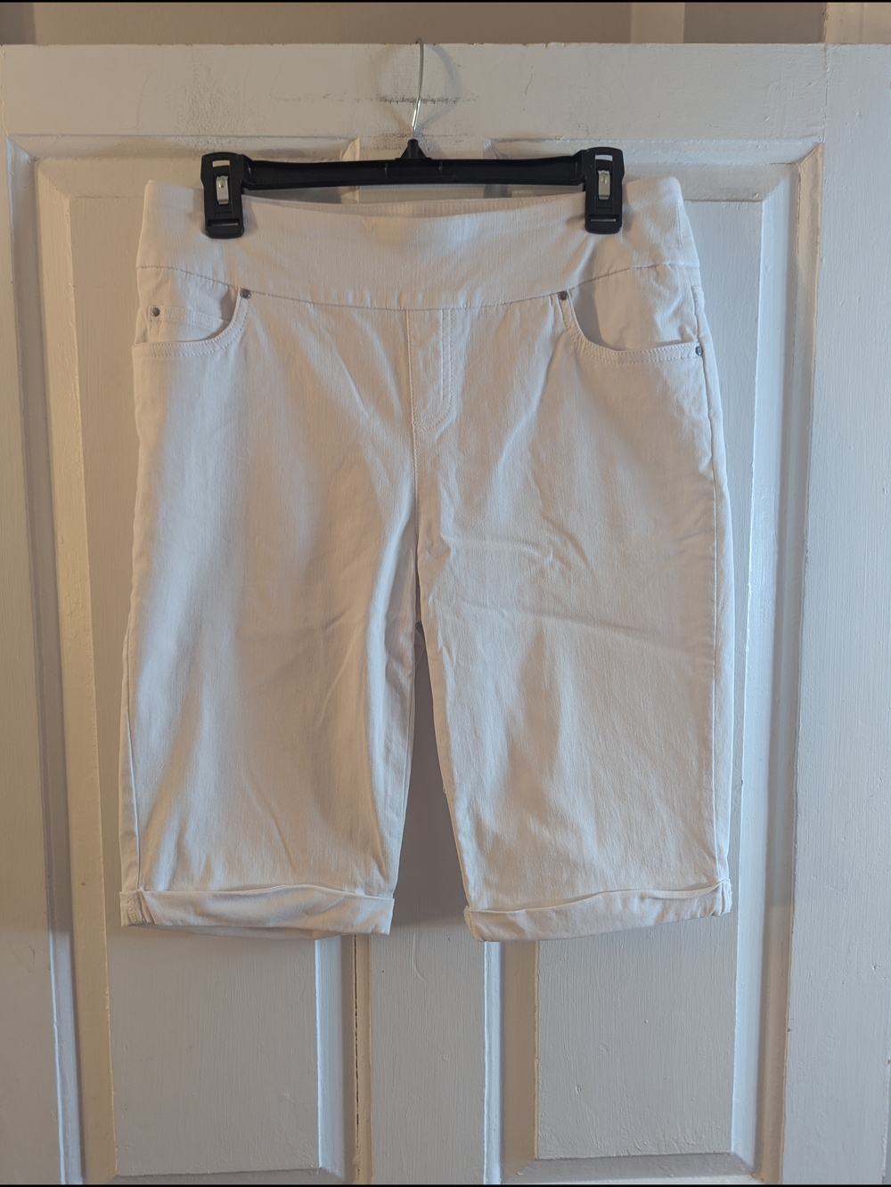 Counterparts White Knee-Length Stretch Bermuda Shorts